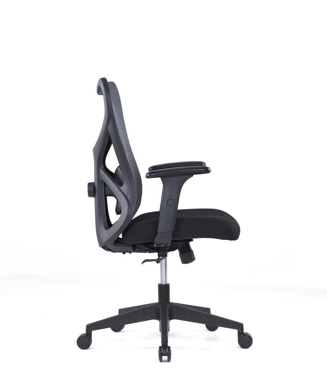 Modern Ergonomic Office Chair – Black Frame, PU Armrests & Adjustable Tension